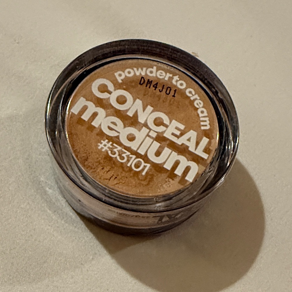 Pomifera Conceal Medium Powder-to-Cream Concealer #33101